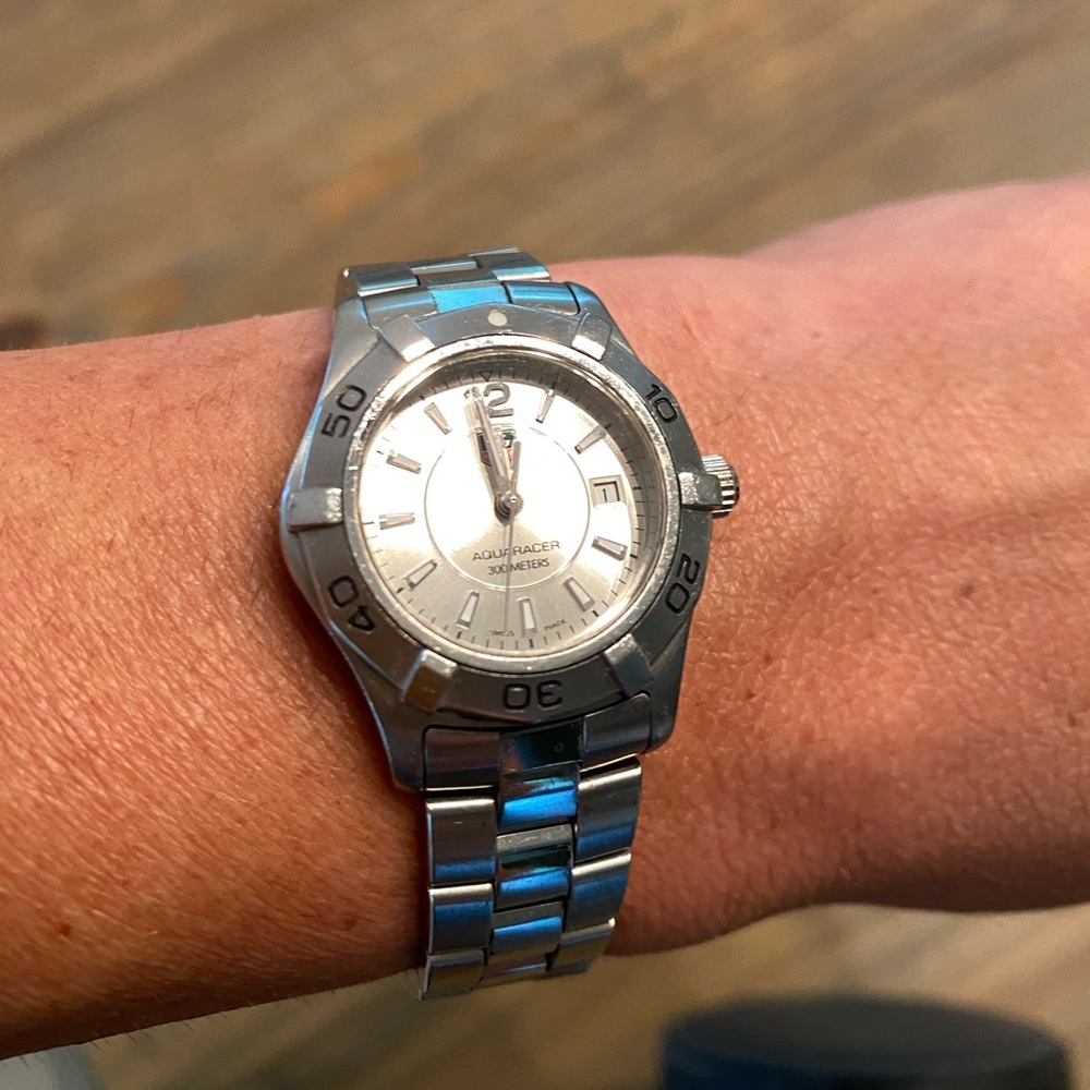 Woman’s tag Heuer watch great cond/needs battery - Picture 2 of 5